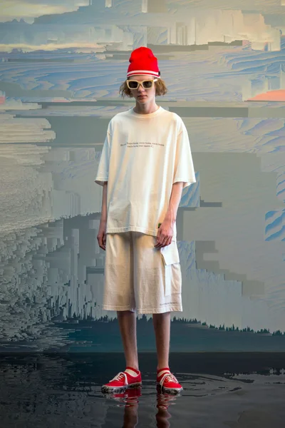 Look 19